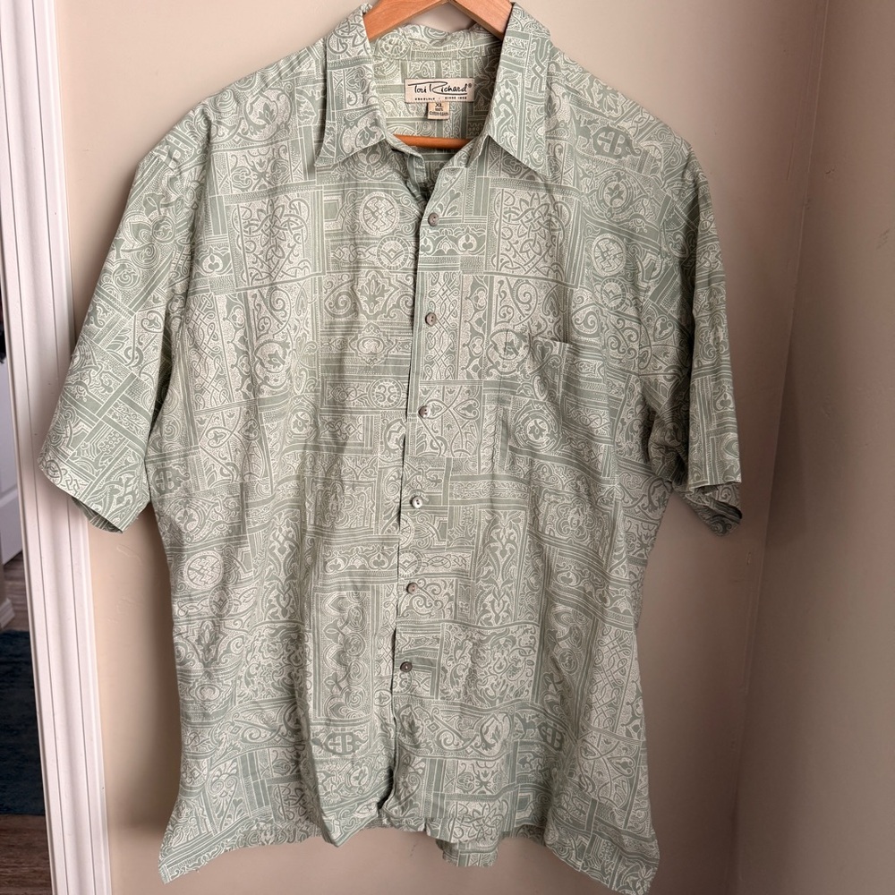 Tori Richard Light Green Patterned Button Down Shirt